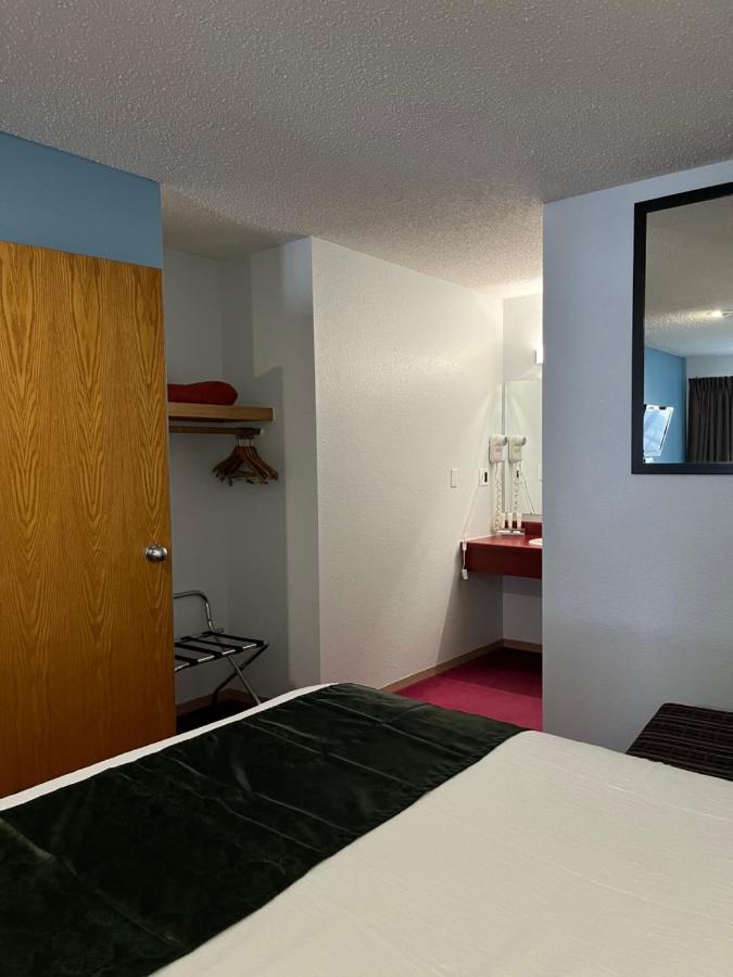 Pictured Rocks Inn And Suites Munising Exteriér fotografie
